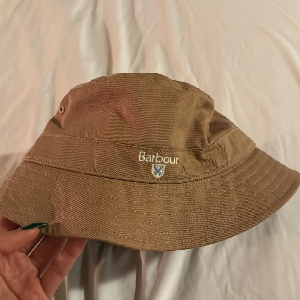 Barbour beige bucket hat